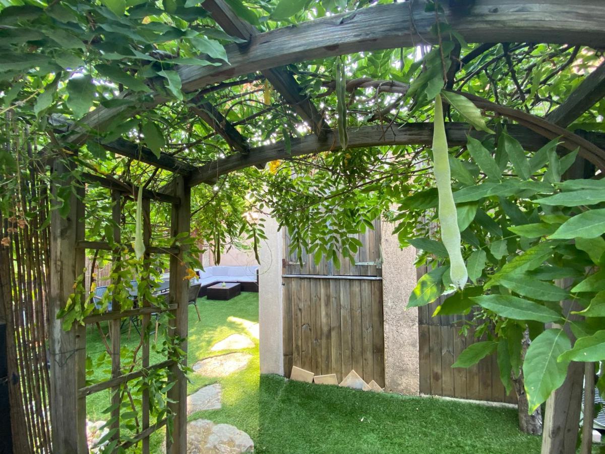 Agreable Studio Proche Sttropez Piscine Et Tennis Gassin Eksteriør bilde