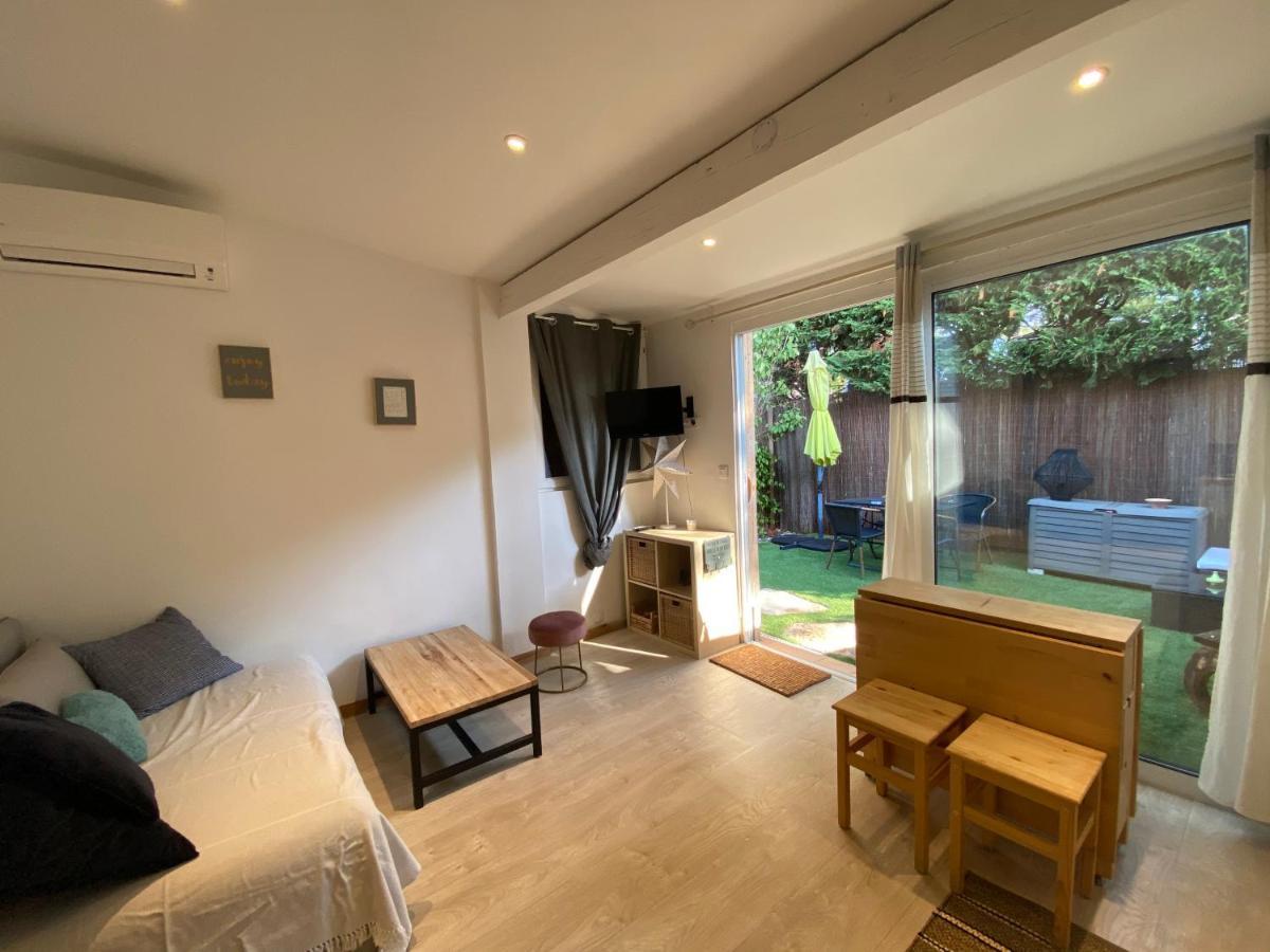 Agreable Studio Proche Sttropez Piscine Et Tennis Gassin Eksteriør bilde